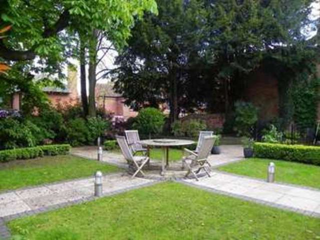  Image of 2 bedroom Detached house to rent in Kings Road Henley-on-Thames RG9 at Kings Road  Henley-On-Thames, RG9 2DF