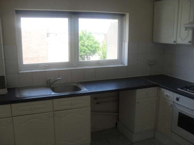  Image of 2 bedroom Maisonette to rent in West Road Shoeburyness Southend-on-Sea SS3 at West Road  Southend On Sea, SS3 9DS