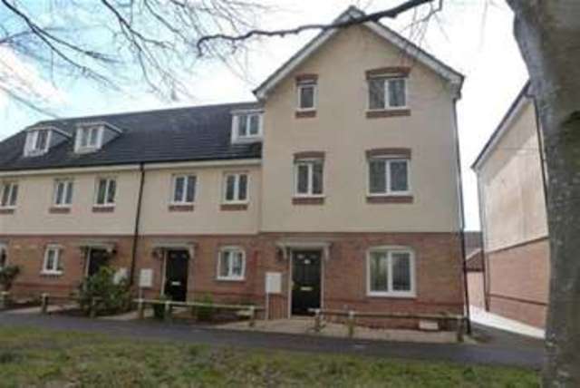  Image of 4 bedroom Property to rent in Tristram Close Yeovil BA21 at Yeovil, BA21 3GU