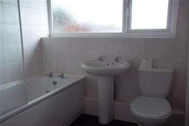 Image of 3 bedroom Detached house to rent in Larkhill Road Yeovil BA21 at Yeovil, BA21 3HG