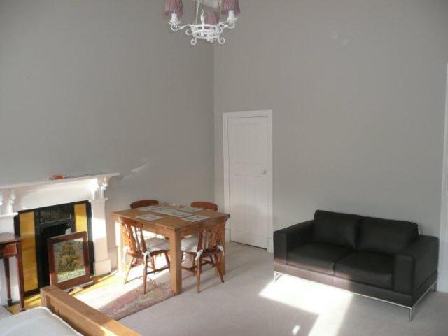  Image of 1 bedroom Flat to rent in Westbourne Gardens Glasgow G12 at Hyndland Glasgow Glasgow, G12 9PE