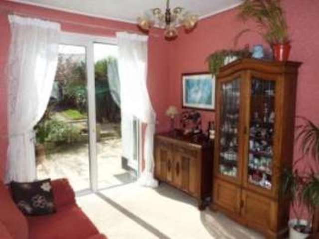  Image of 3 bedroom Semi-Detached house for sale in Martyns Grove Westcliff-on-Sea SS0 at Westcliff-on-Sea Essex Prittlewell, SS0 9XX