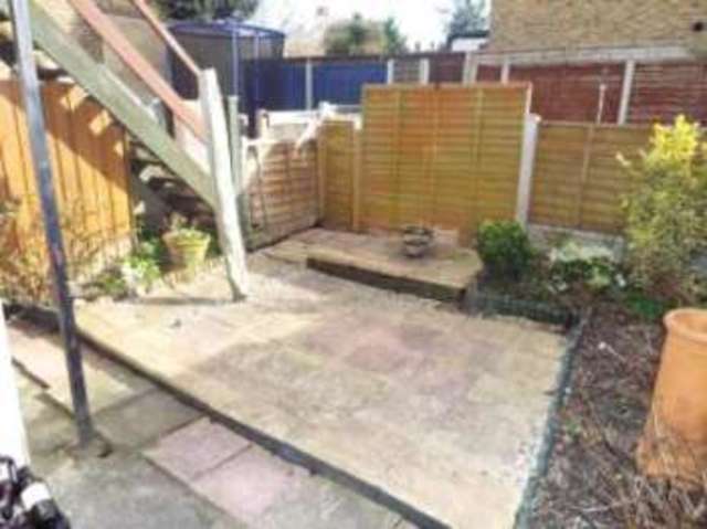  Image of 1 bedroom Maisonette for sale in Fairfax Drive Westcliff-on-Sea SS0 at Westcliff-on-Sea Essex Prittlewell, SS0 9BG