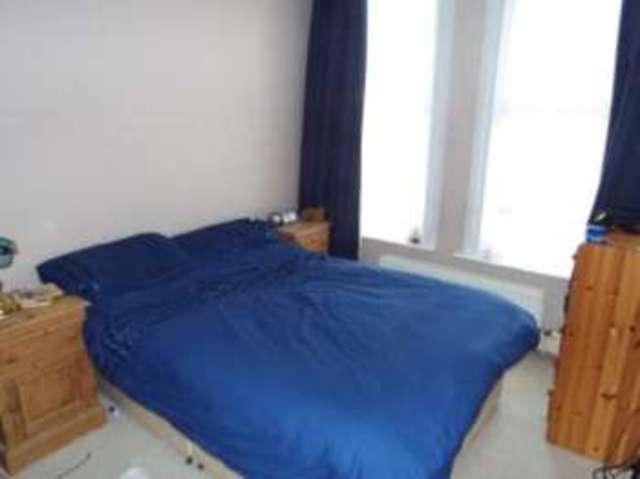  Image of 1 bedroom Maisonette for sale in Fairfax Drive Westcliff-on-Sea SS0 at Westcliff-on-Sea Essex Prittlewell, SS0 9BG