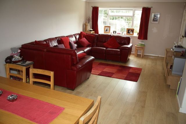  Image of 4 bedroom Detached house for sale in Western Avenue Woodley Reading RG5 at Western Avenue Woodley Reading, RG5 3BL