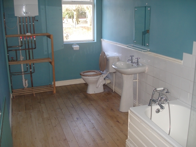  Image of 3 bedroom Terraced house to rent in Westfield Road Bearwood Smethwick B67 at Westfield Road  Smethwick, B67 6AN