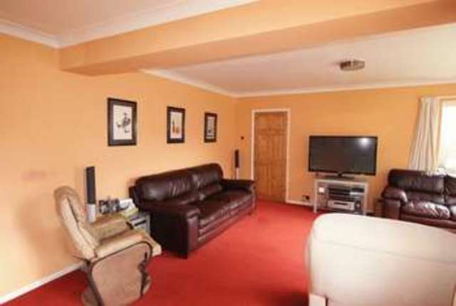  Image of 3 bedroom Detached house for sale in Main Street Weston Turville Aylesbury HP22 at Main Street Weston Turville Weston Turville, HP22 5RR