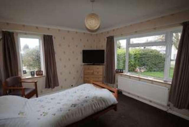 Image of 3 bedroom Detached house for sale in Main Street Weston Turville Aylesbury HP22 at Main Street Weston Turville Weston Turville, HP22 5RR