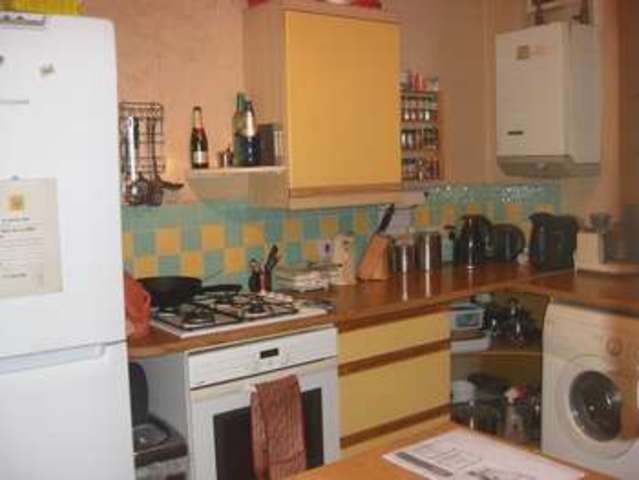  Image of 2 bedroom Flat for sale in Westview Avenue Whyteleafe CR3 at Westview Avenue  Whyteleafe, CR3 0EQ