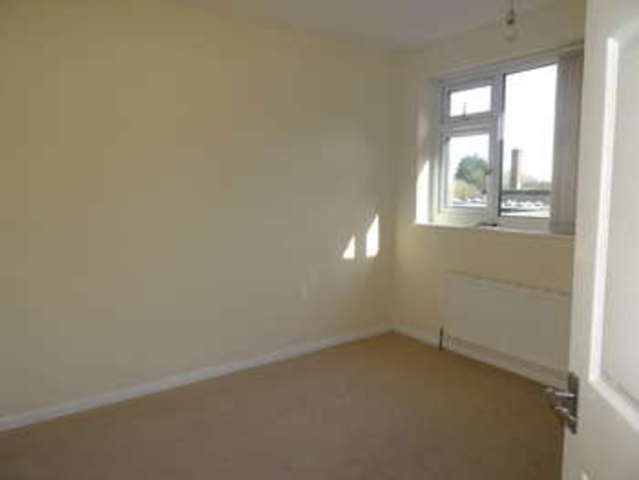  Image of 4 bedroom Semi-Detached house to rent in Whinmoor Crescent Leeds LS14 at Leeds West Yorkshire, LS14 1EG