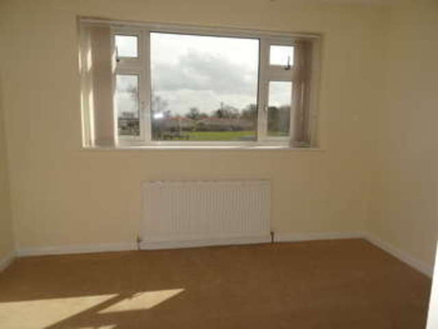  Image of 4 bedroom Semi-Detached house to rent in Whinmoor Crescent Leeds LS14 at Leeds West Yorkshire, LS14 1EG
