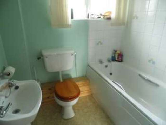  Image of 2 bedroom Flat for sale in Whitcliffe Grange Richmond DL10 at North Yorkshire DL10 4ET North Yorkshire, DL10 4ET