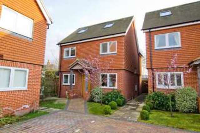  Image of 4 bedroom Detached house for sale in Winchester Road Stroud Petersfield GU32 at Petersfield Hampshire, GU32 3PL