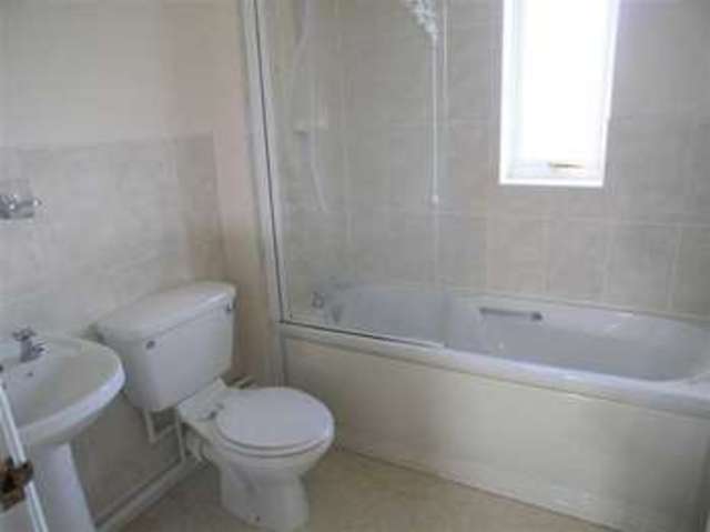  Image of 3 bedroom Semi-Detached house to rent in Winchester Way Sleaford NG34 at Winchester Way  Sleaford, NG34 8WG