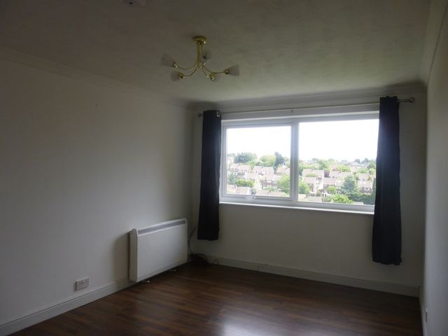  Image of 2 bedroom Flat to rent in Windsor Drive High Wycombe HP13 at Windsor Drive  High Wycombe, HP13 6BQ