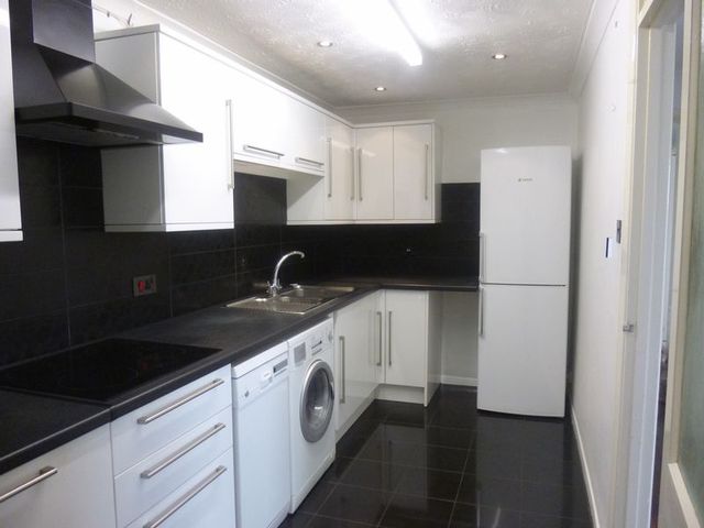  Image of 2 bedroom Flat to rent in Windsor Drive High Wycombe HP13 at Windsor Drive  High Wycombe, HP13 6BQ