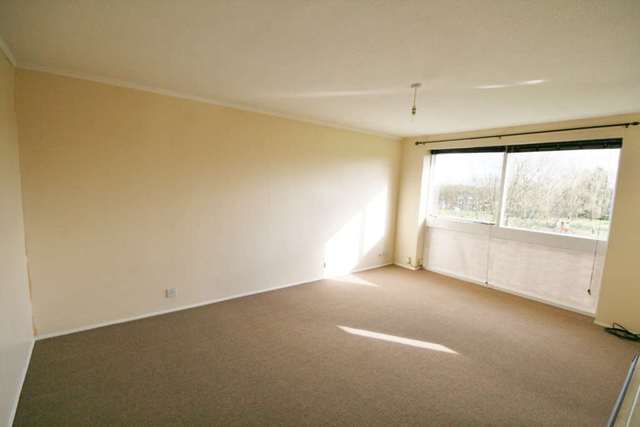  Image of 2 bedroom Flat to rent in Burns Drive Hemel Hempstead HP2 at Burns Drive Woodhall Farm Hemel Hempstead, HP2 7NW