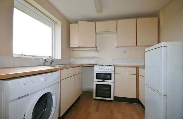  Image of 2 bedroom Flat to rent in Burns Drive Hemel Hempstead HP2 at Burns Drive Woodhall Farm Hemel Hempstead, HP2 7NW