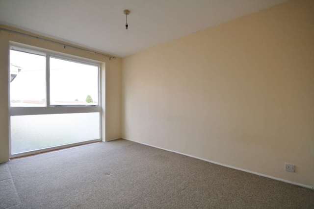  Image of 2 bedroom Flat to rent in Burns Drive Hemel Hempstead HP2 at Burns Drive Woodhall Farm Hemel Hempstead, HP2 7NW