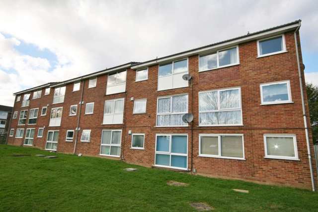  Image of 2 bedroom Flat to rent in Burns Drive Hemel Hempstead HP2 at Burns Drive Woodhall Farm Hemel Hempstead, HP2 7NW