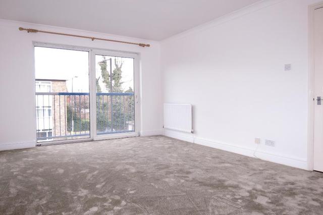  Image of 2 bedroom Flat to rent in Lower Downs Road London SW20 at Wimbledon  London, SW20 8QB