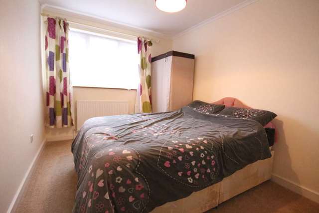  Image of 3 bedroom Detached house for sale in Wroxham Bracknell RG12 at Wroxham  Bracknell, RG12 8QP
