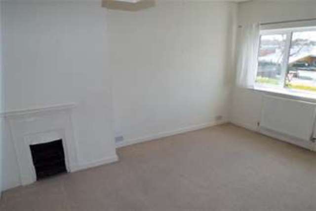  Image of 3 bedroom Detached house to rent in Rosebery Avenue Yeovil BA21 at Yeovil, BA21 5LE