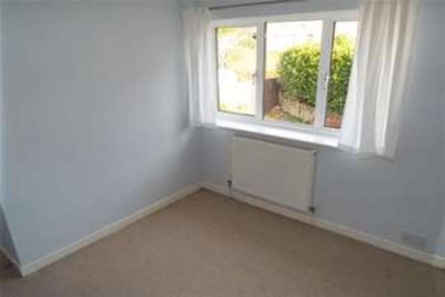  Image of 3 bedroom Detached house to rent in Rosebery Avenue Yeovil BA21 at Yeovil, BA21 5LE