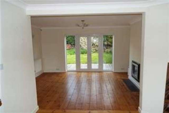  Image of 3 bedroom Detached house to rent in Rosebery Avenue Yeovil BA21 at Yeovil, BA21 5LE