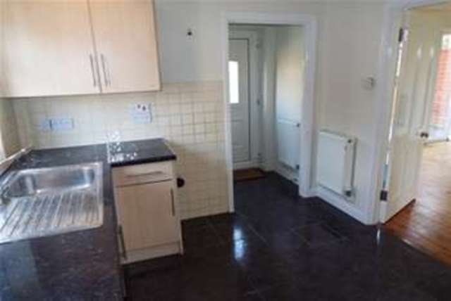  Image of 3 bedroom Detached house to rent in Rosebery Avenue Yeovil BA21 at Yeovil, BA21 5LE
