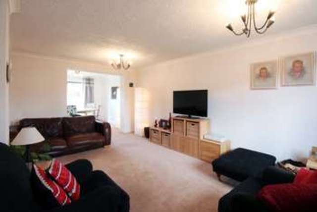  Image of 3 bedroom End of Terrace for sale in Primrose Avenue Rosyth Dunfermline KY11 at Primrose Avenue  Rosyth, KY11 2TZ