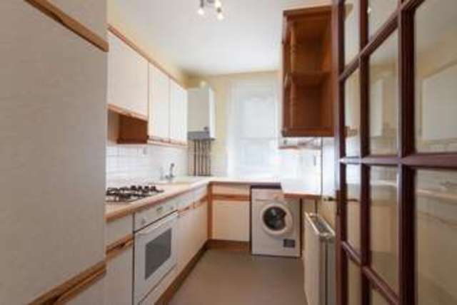  Image of 2 bedroom Flat for sale in Redbraes Place Edinburgh EH7 at Redbraes Place  Edinburgh, EH7 4LH