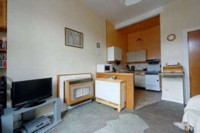  Image of 1 bedroom Flat for sale in Daisy Street Glasgow G42 at Daisy Street  Glasgow, G42 8JT