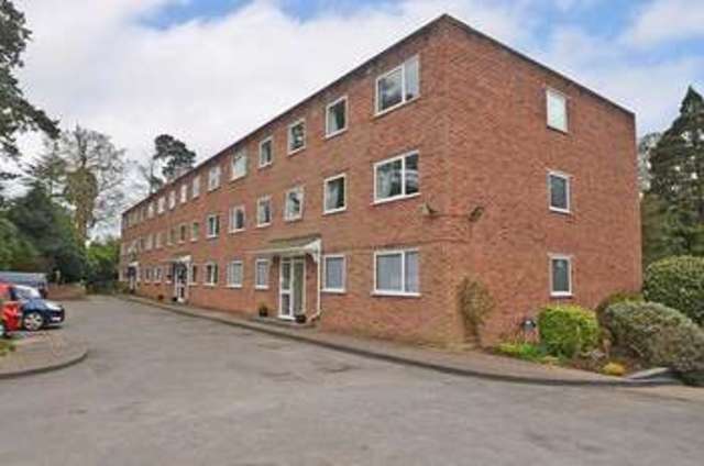  Image of 2 bedroom Flat for sale in Cardwell Crescent Ascot SL5 at Cardwell Crescent  Sunninghill, SL5 9BY