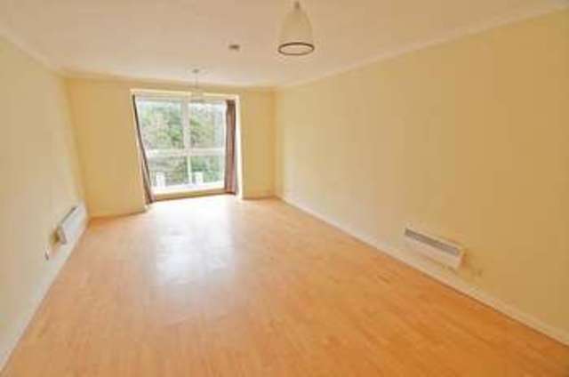  Image of 2 bedroom Flat for sale in Cardwell Crescent Ascot SL5 at Cardwell Crescent  Sunninghill, SL5 9BY