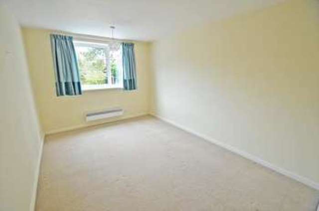  Image of 2 bedroom Flat for sale in Cardwell Crescent Ascot SL5 at Cardwell Crescent  Sunninghill, SL5 9BY