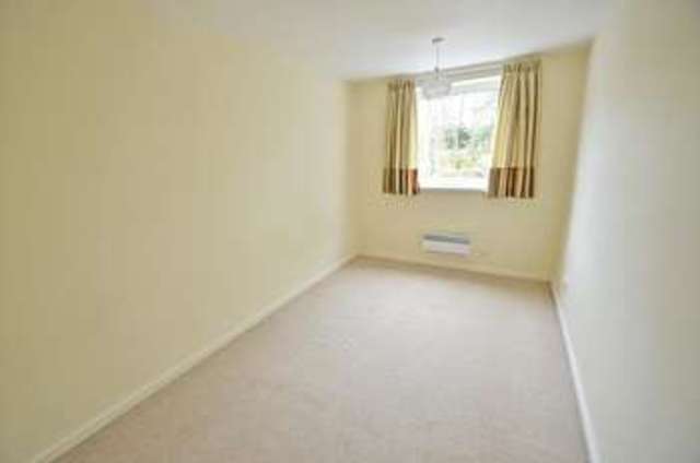  Image of 2 bedroom Flat for sale in Cardwell Crescent Ascot SL5 at Cardwell Crescent  Sunninghill, SL5 9BY