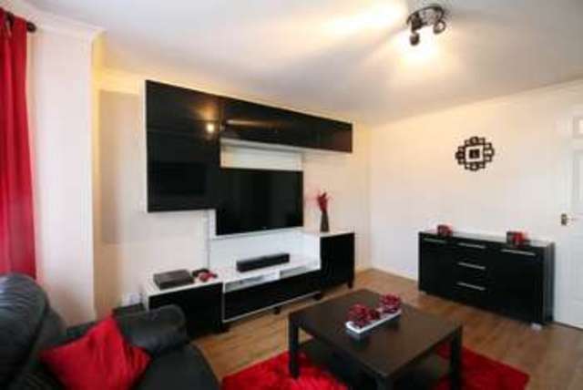  Image of 2 bedroom Ground Flat for sale in Peasehill Road Rosyth Dunfermline KY11 at Peasehill Road  Rosyth, KY11 2GA