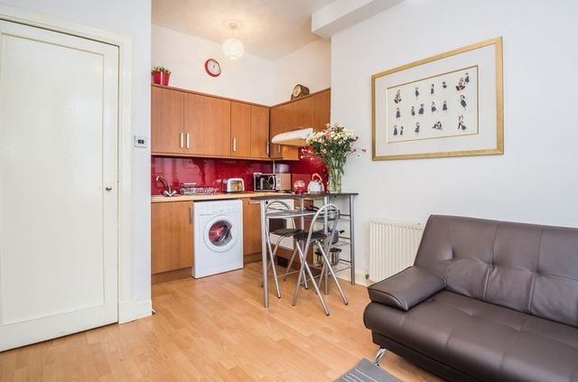  Image of 1 bedroom Flat for sale in Wheatfield Road Edinburgh EH11 at Wheatfield Road Gorgie Edinburgh, EH11 2PS