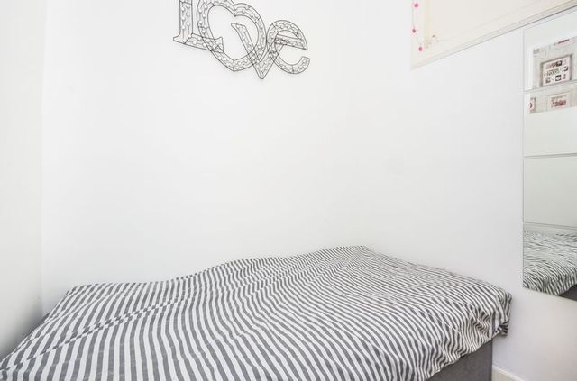  Image of 1 bedroom Flat for sale in Wheatfield Road Edinburgh EH11 at Wheatfield Road Gorgie Edinburgh, EH11 2PS