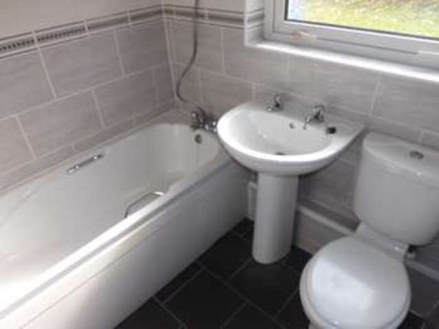  Image of 2 bedroom Flat to rent in Wishawhill Street Wishaw ML2 at Wishawhill Street  Wishaw, ML2 7PX