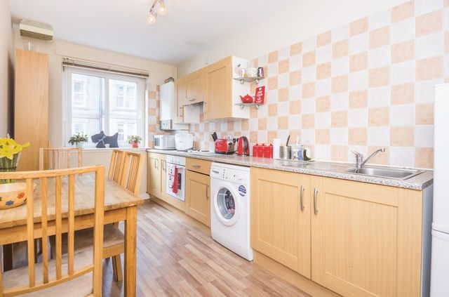  Image of 2 bedroom Flat for sale in Waverley Park Edinburgh EH8 at Waverley Park Abbeyhill Edinburgh, EH8 8EW
