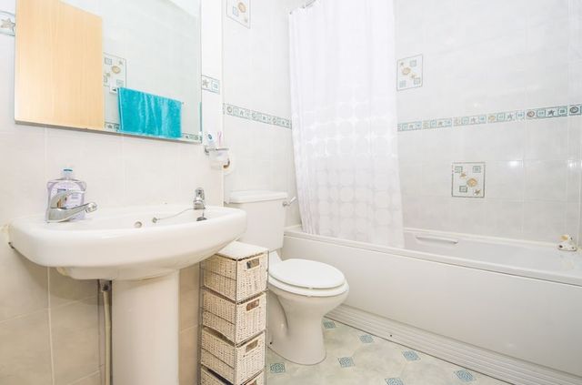  Image of 2 bedroom Flat for sale in Waverley Park Edinburgh EH8 at Waverley Park Abbeyhill Edinburgh, EH8 8EW