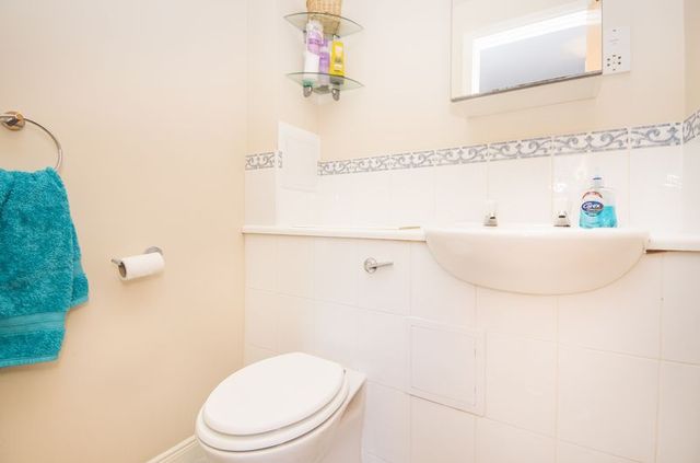  Image of 2 bedroom Flat for sale in Waverley Park Edinburgh EH8 at Waverley Park Abbeyhill Edinburgh, EH8 8EW