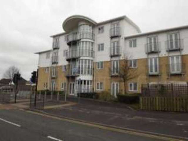  Image of Flat for sale in Castle Lane West Bournemouth BH8 at 500 Castle Lane West Bournemouth Holdenhurst, BH8 9TF