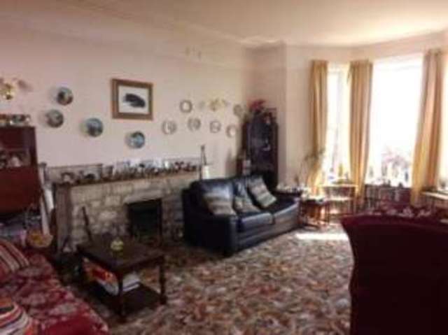  Image of 2 bedroom Flat for sale in Cliff Road Sandown PO36 at 7 Cliff Road Sandown Sandown, PO36 8NS
