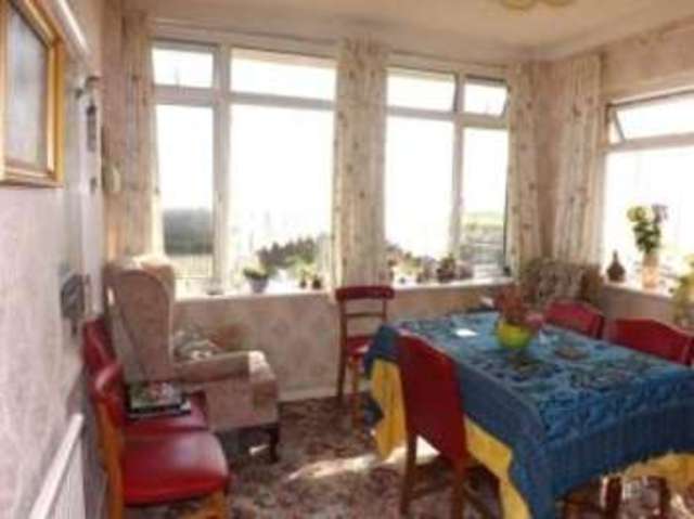  Image of 2 bedroom Flat for sale in Cliff Road Sandown PO36 at 7 Cliff Road Sandown Sandown, PO36 8NS
