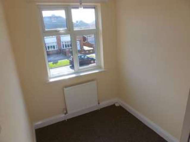  Image of 3 bedroom Semi-Detached house to rent in Parklands Drive Loughborough LE11 at Loughborough, LE11 2SZ