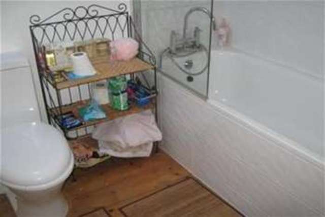  Image of 2 bedroom Flat to rent in Abbey Road Llandudno LL30 at Llandudno, LL30 2EE