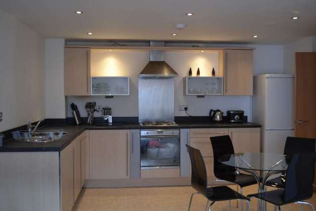  Image of 2 bedroom Apartment to rent in Elmira Way Salford M5 at Elmira Way  Salford, M5 3DL